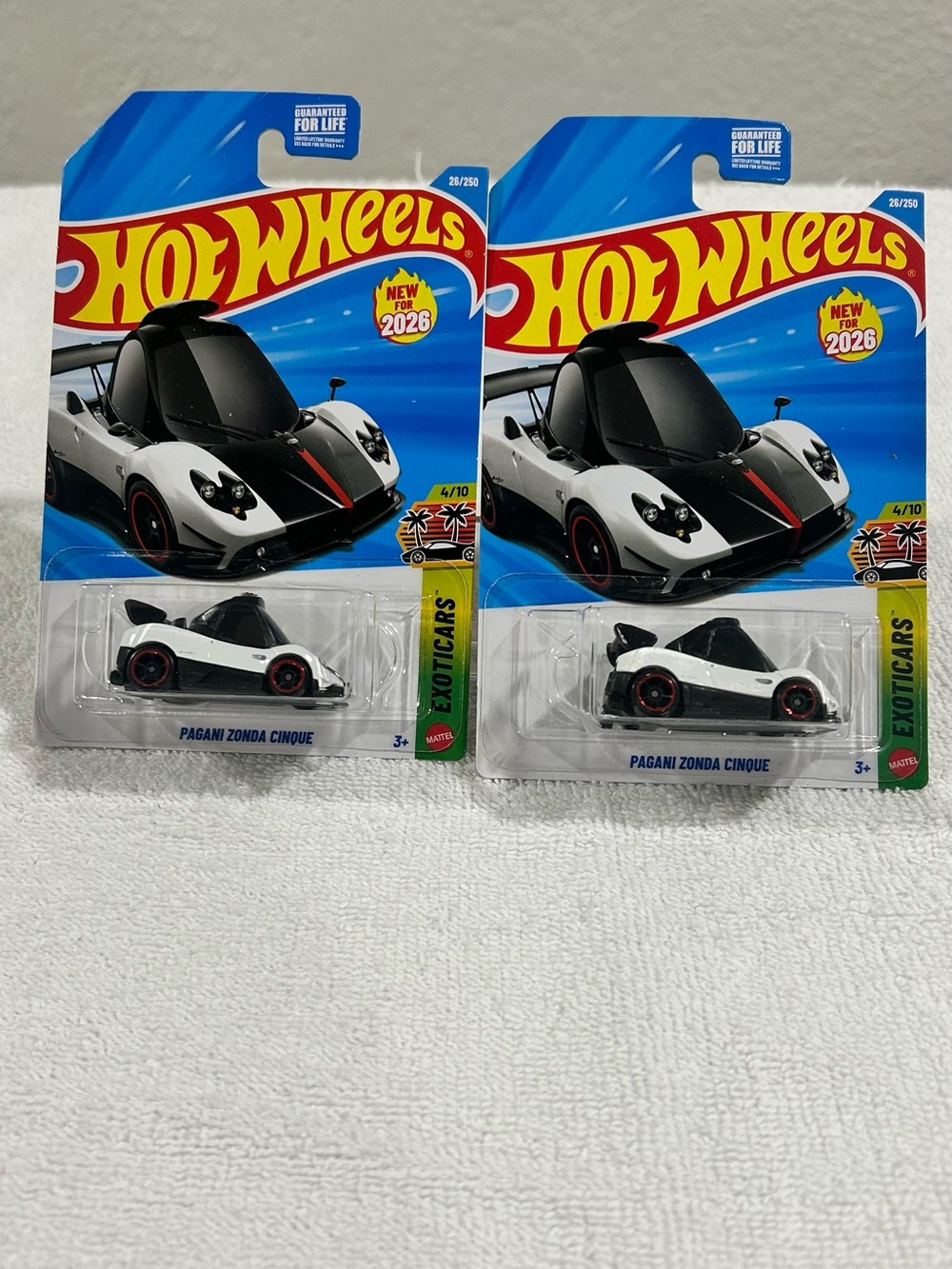 Mattel Hot Wheels Pagani Zonda Cinque - White, Black, Red Trim